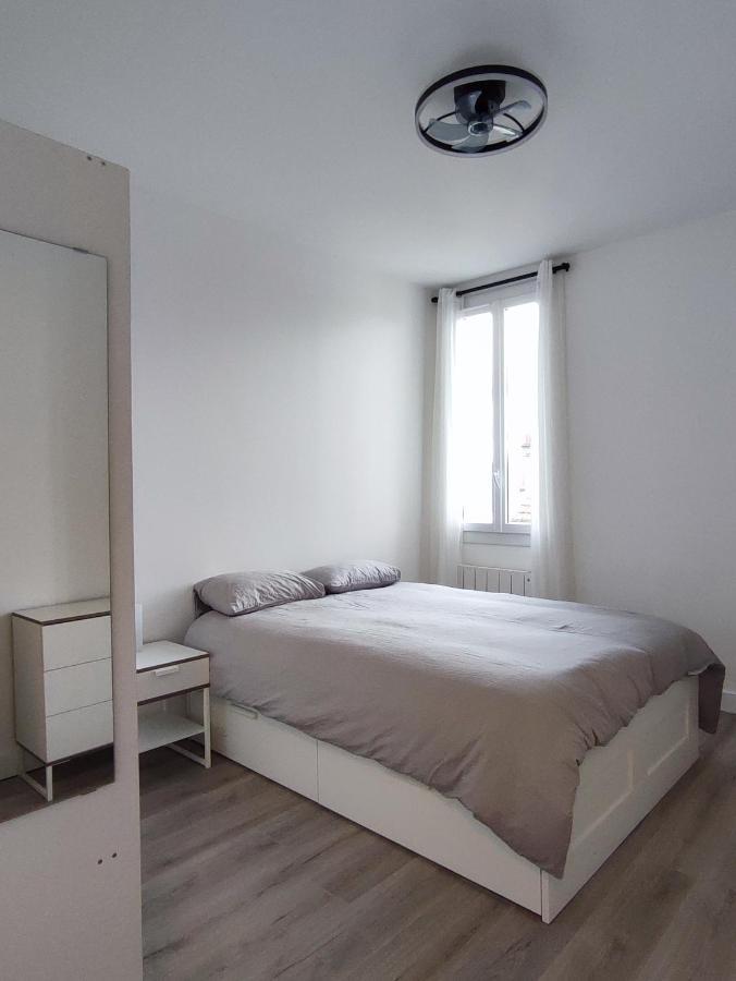 Appartamento La Vie En Blanc Et Noir Maisons-Laffitte Esterno foto
