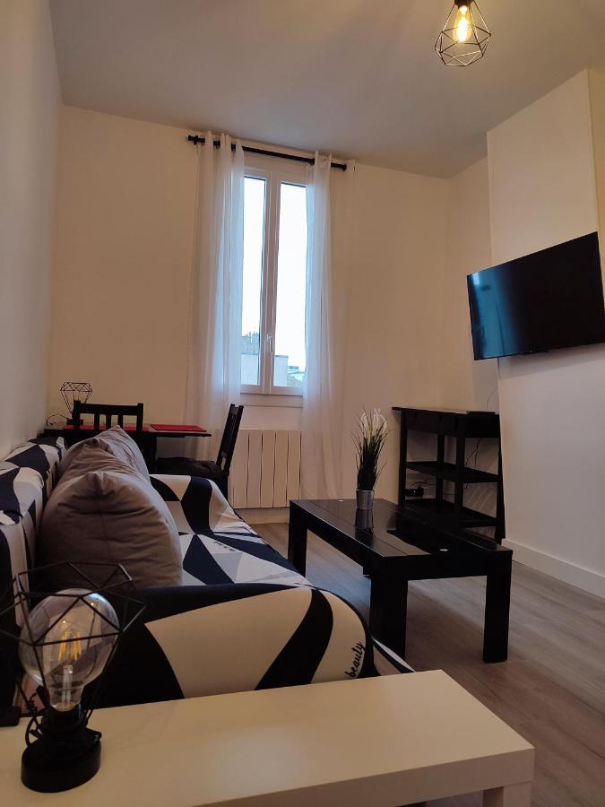 Appartamento La Vie En Blanc Et Noir Maisons-Laffitte Esterno foto