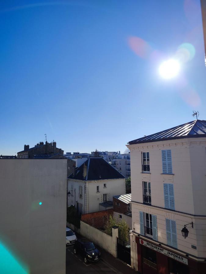 Appartamento La Vie En Blanc Et Noir Maisons-Laffitte Esterno foto